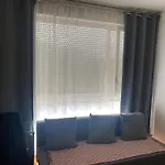 Geneve : Proche Lac, Onu Et Centre.