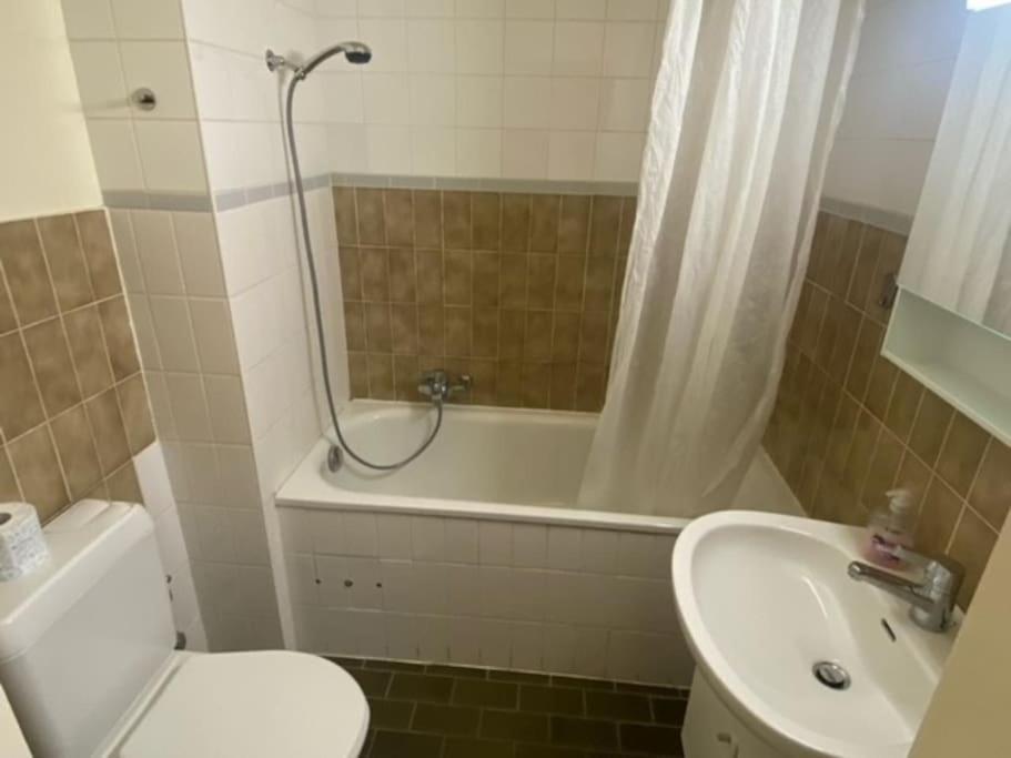 : Proche Lac, Onu Et Centre. * Genf