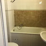 : Proche Lac, Onu Et Centre. Apartment *