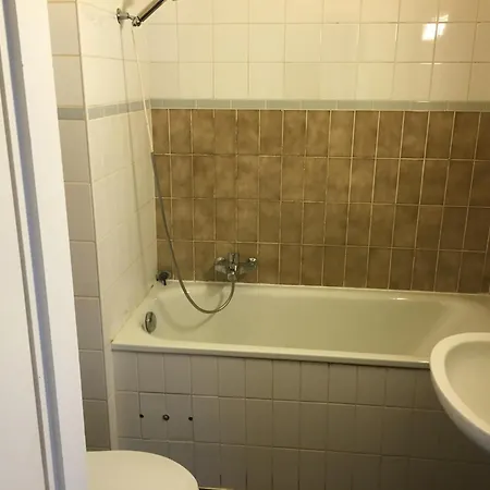 : Proche Lac, Onu Et Centre. Apartment *